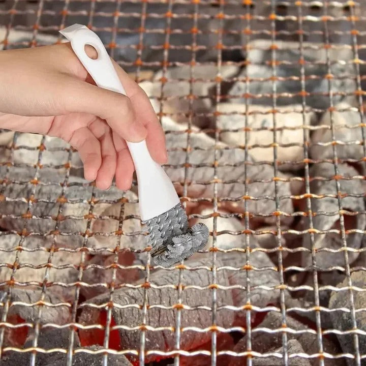 Cepillo de limpieza de parrilla resistente con 3 raspadores