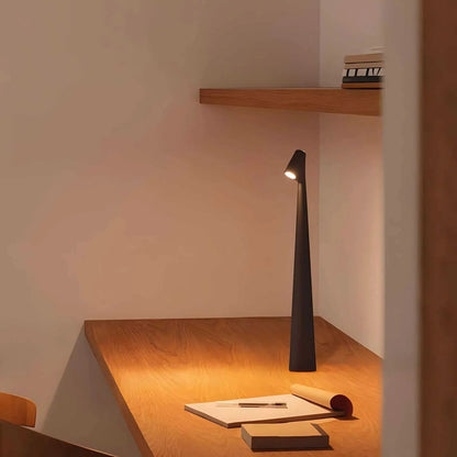 Lámpara de oficina portátil de metal con brillo ajustable y puerto USB