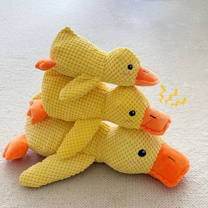 Adorable patito de peluche que grazna