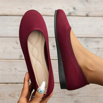 Women's Memory Foam Slip-On Sneakers with Arch Support – Lightweight Non-Slip Walking Shoes for Everyday Comfort