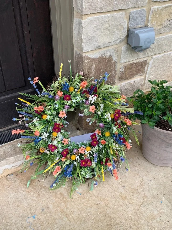Corona de flores silvestres de Texas | Corona decorativa hecha a mano con vibrantes flores de seda | Perfecta para la decoración de primavera y verano