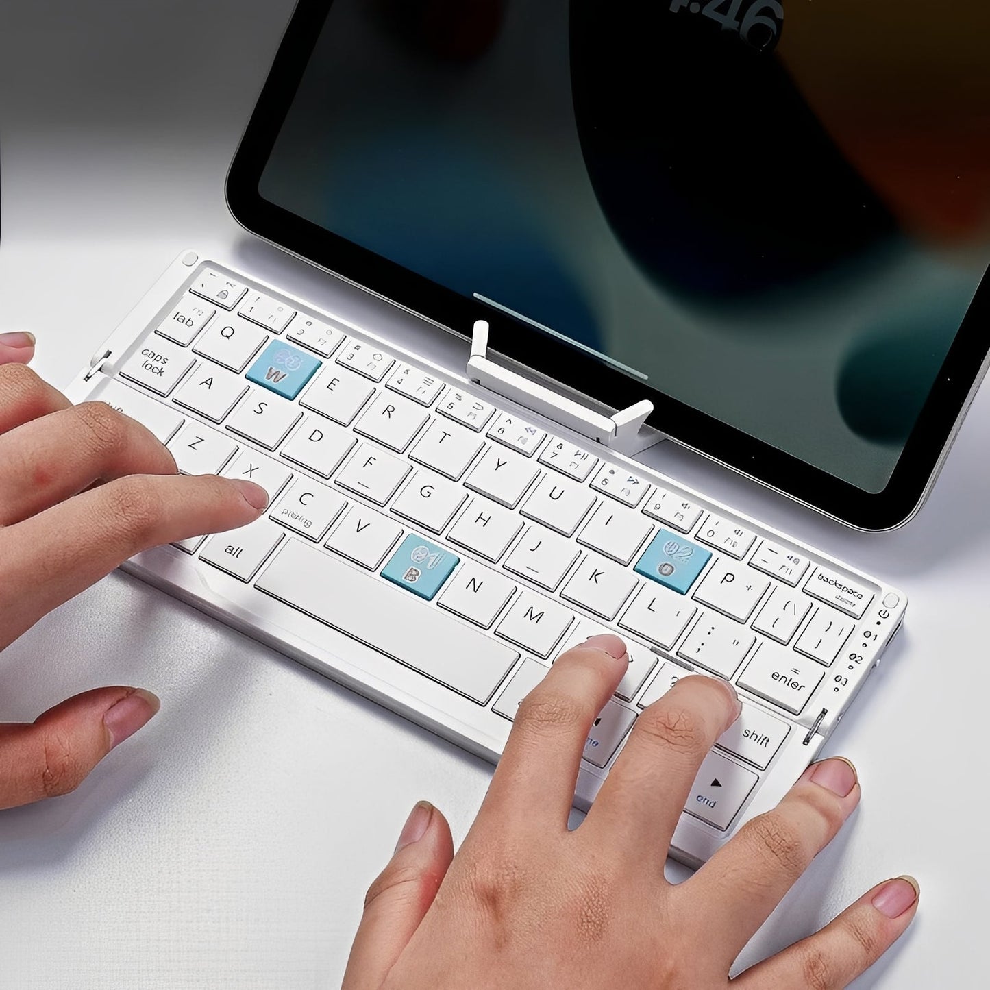 Teclado Bluetooth Plegable Compacto con Soporte