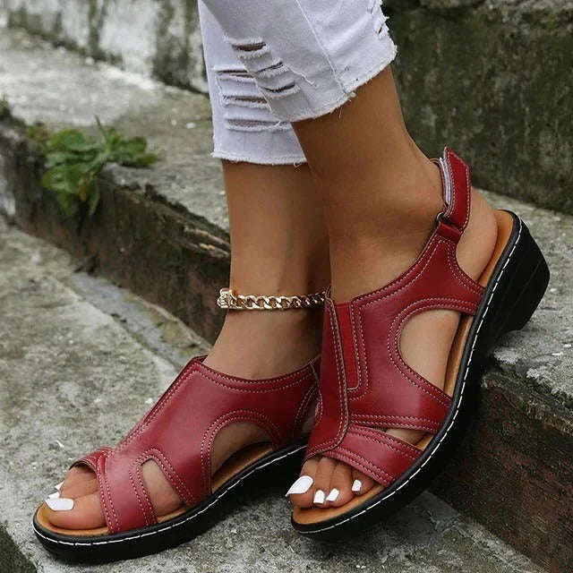 Sandalias cómodas de tacón con tiras de hebilla