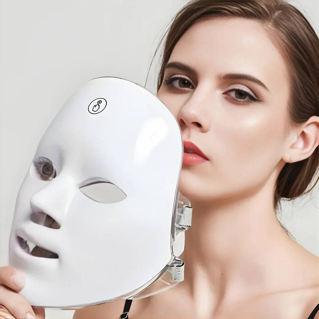 Mascarilla facial LED recargable de 7 colores con bandas ajustables
