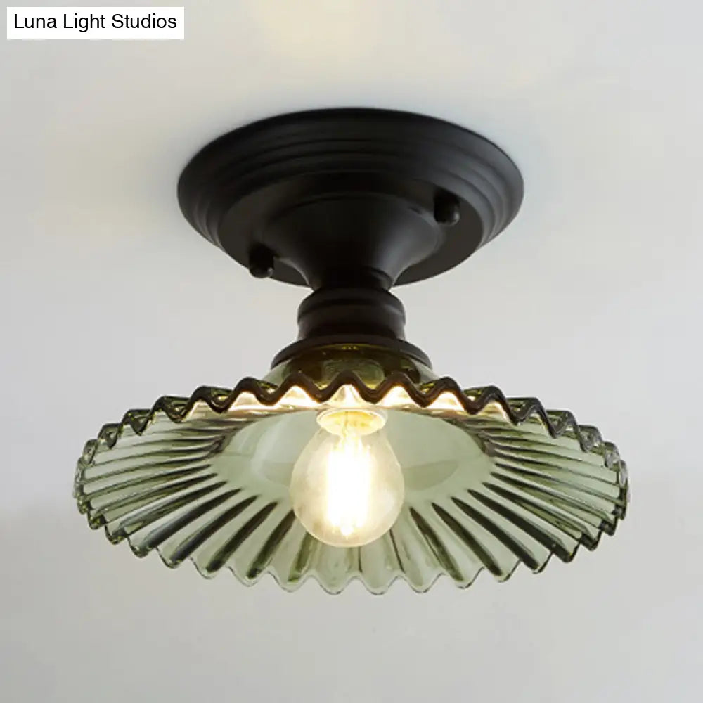 Ribbed Glass Ceiling Light – Single-Bulb Close-to-Ceiling Fixture with Scalloped Edge for Kitchen, Hallway & Bedroom