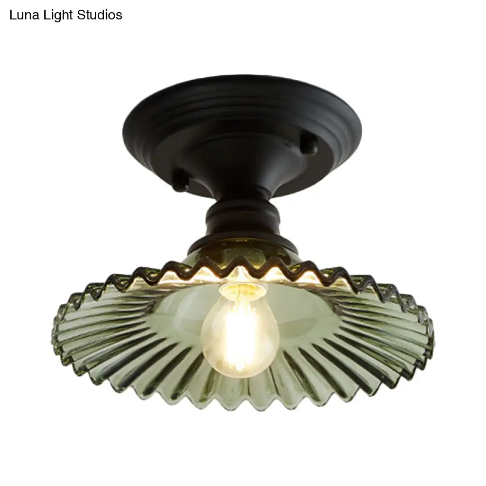 Ribbed Glass Ceiling Light – Single-Bulb Close-to-Ceiling Fixture with Scalloped Edge for Kitchen, Hallway & Bedroom
