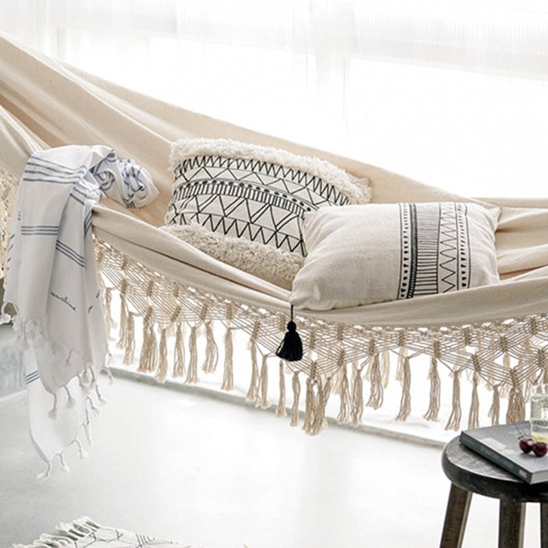 Cotton Rope Hammock for Two People 79 in x 59 in Boho Hanging Bed for Porch Patio Balcony Beach Yard Garden Indoor Outdoor Relaxation 550 lb