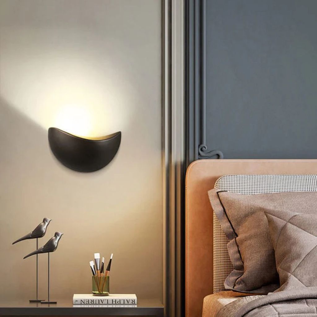 Half-Moon Aluminum LED Sconce – 5W Low-Profile Fixture for Bedroom, Hallway & Porch – IP65 Weatherproof Wall Lighting 3000K-5000K