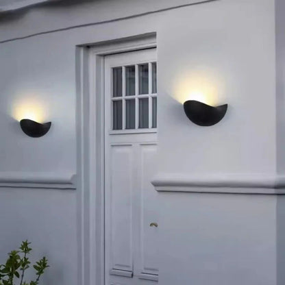 Half-Moon Aluminum LED Sconce – 5W Low-Profile Fixture for Bedroom, Hallway & Porch – IP65 Weatherproof Wall Lighting 3000K-5000K