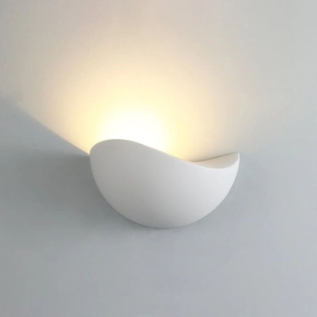 Half-Moon Aluminum LED Sconce – 5W Low-Profile Fixture for Bedroom, Hallway & Porch – IP65 Weatherproof Wall Lighting 3000K-5000K