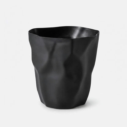 CURVEBIN – Papelera de forma irregular con diseño que ahorra espacio