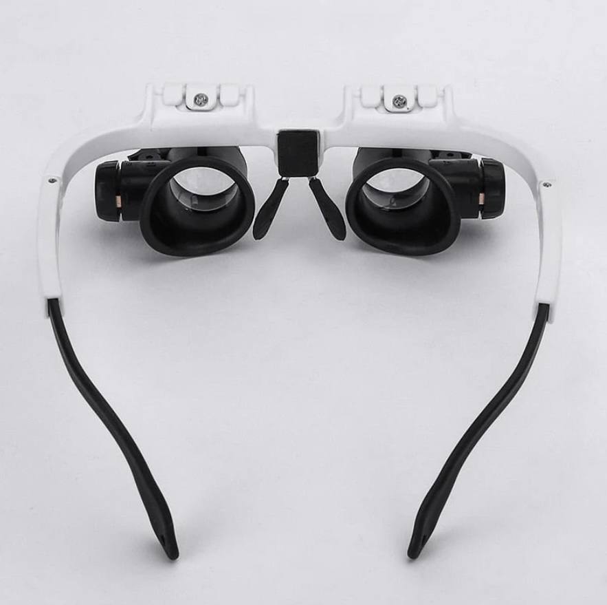 Lupa LED versátil con lentes intercambiables 3X