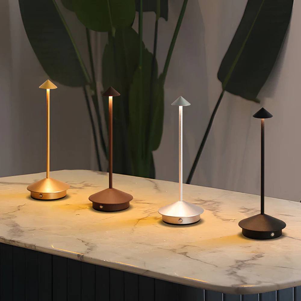Lámpara de escritorio LED con atenuador táctil compacto