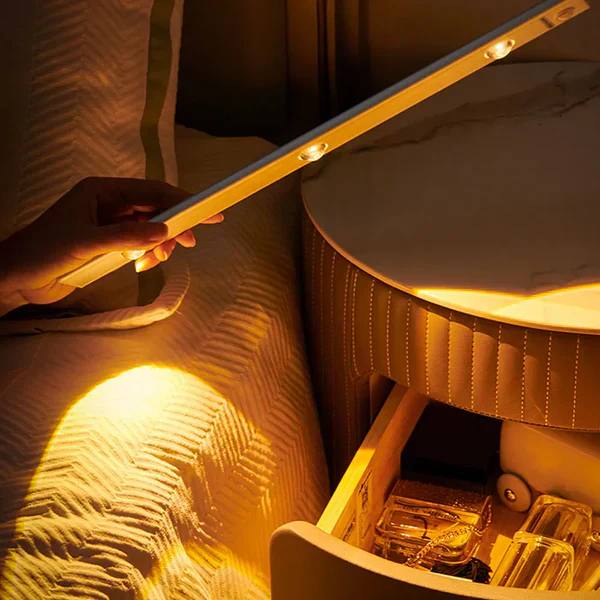 Luz nocturna LED con sensor de movimiento inteligente