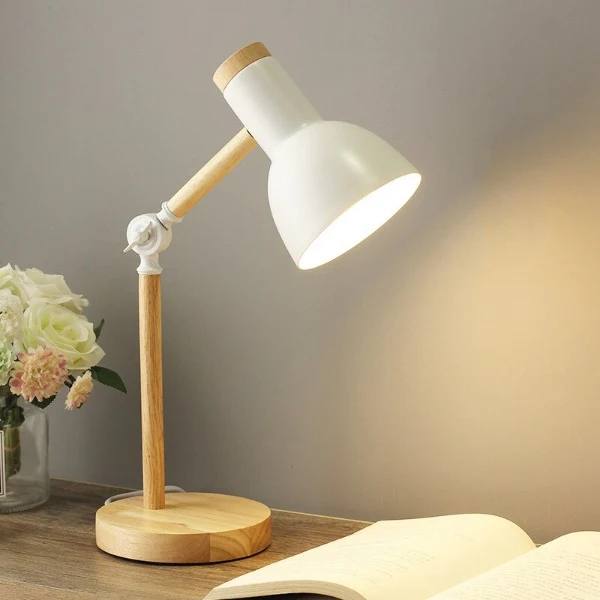 Lámpara de mesa moderna de madera con brazo ajustable y control táctil