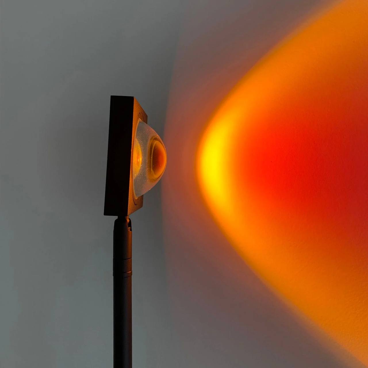 Elegante lámpara de pie LED con efecto de luz ambiental