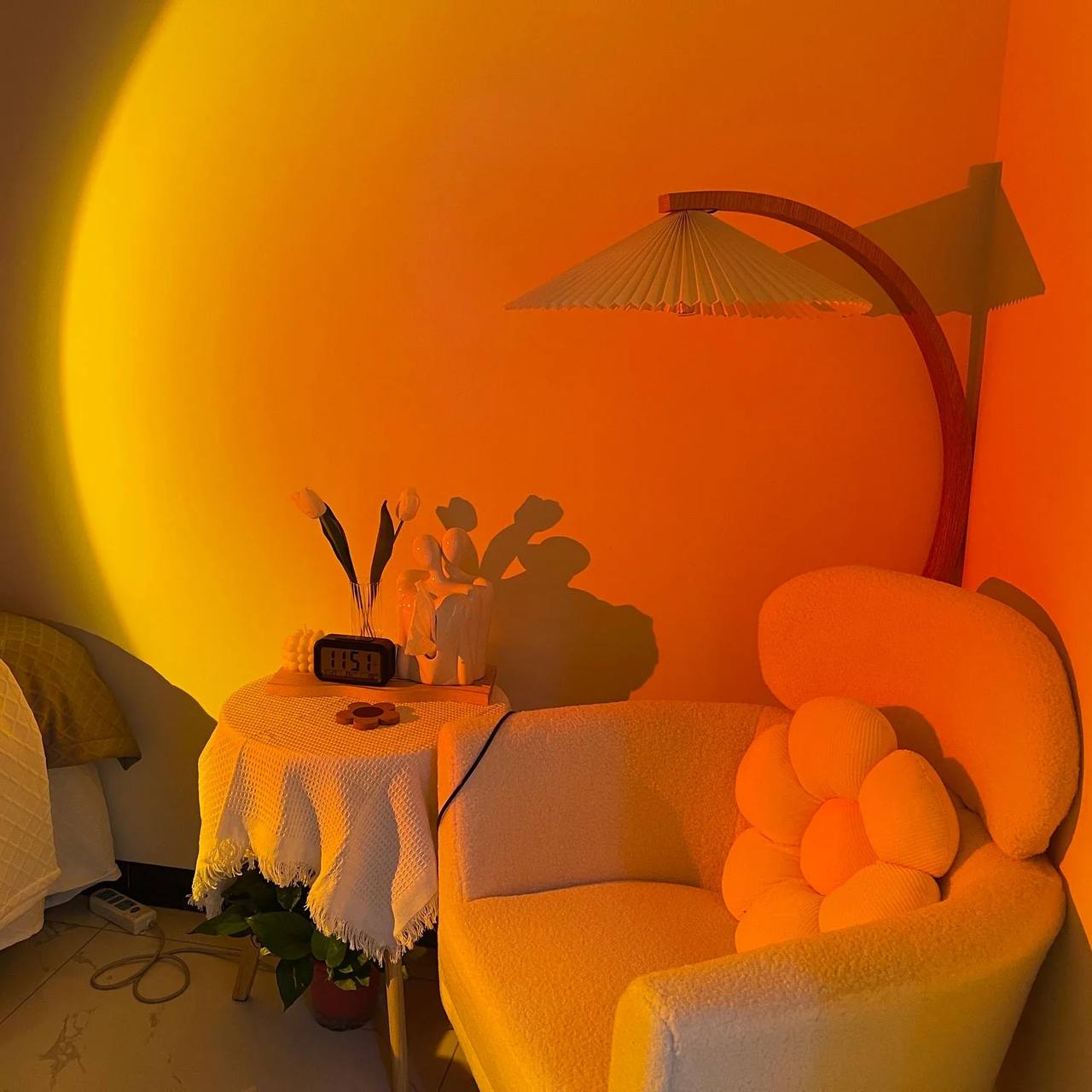Elegante lámpara de pie LED con efecto de luz ambiental