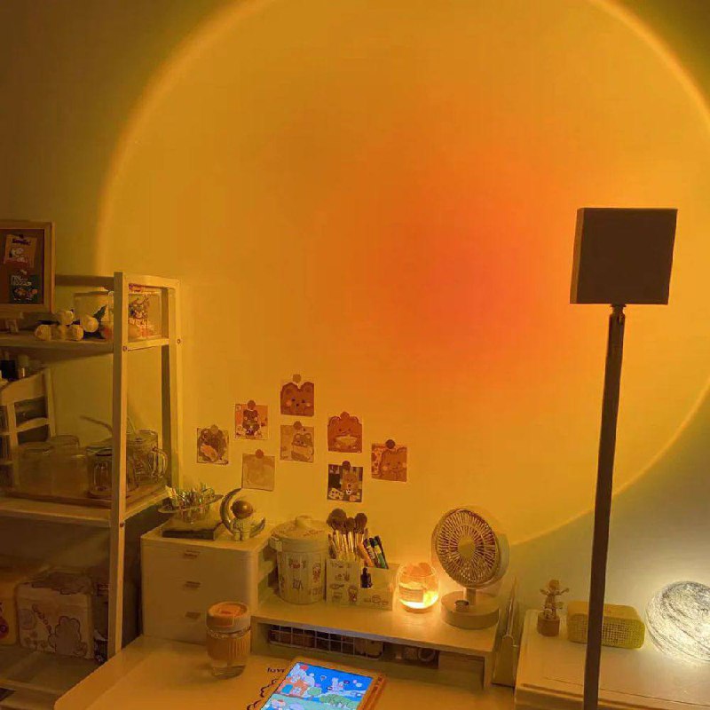 Elegante lámpara de pie LED con efecto de luz ambiental