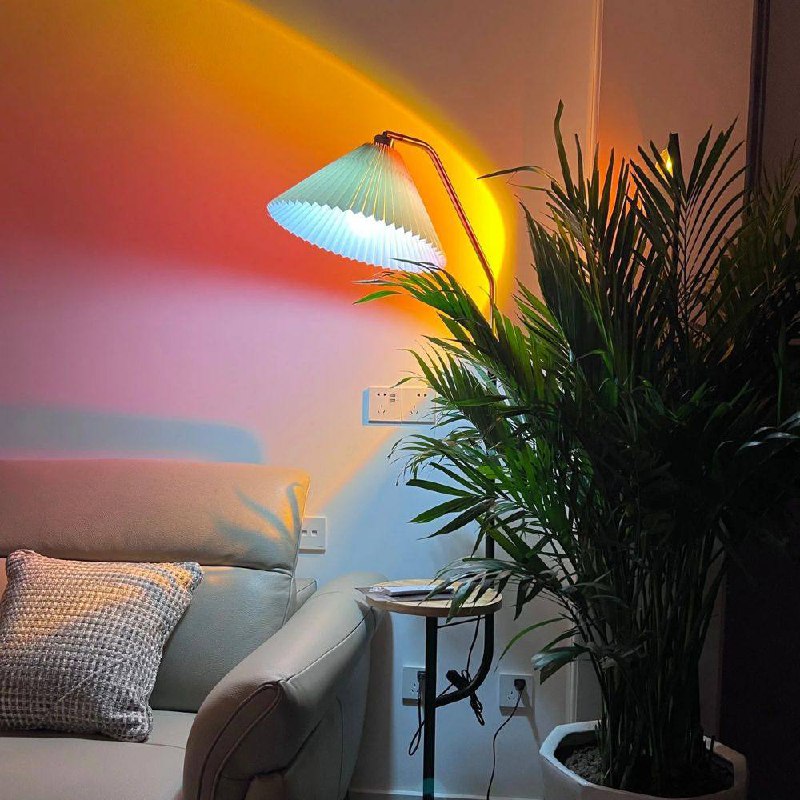 Elegante lámpara de pie LED con efecto de luz ambiental