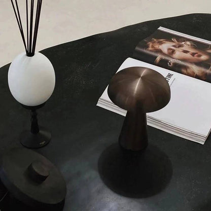 Lámpara de escritorio LED portátil estilo hongo