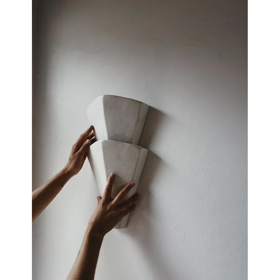 Aplique de yeso estratificado de hasta 22 pulgadas, iluminación indirecta de tono cálido para dormitorio, pasillo, sala de estar, acento arquitectónico moderno y minimalista