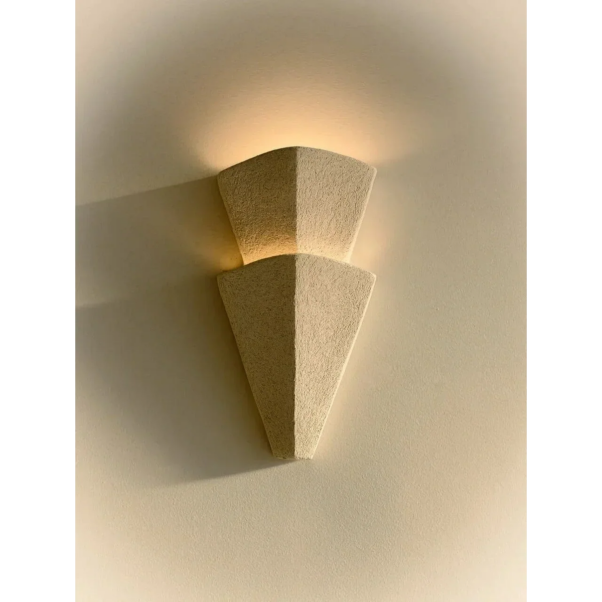 Aplique de yeso estratificado de hasta 22 pulgadas, iluminación indirecta de tono cálido para dormitorio, pasillo, sala de estar, acento arquitectónico moderno y minimalista
