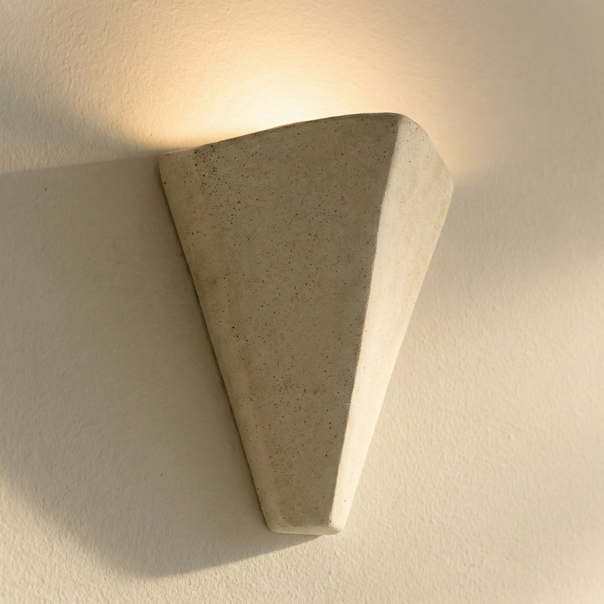 Aplique de yeso estratificado de hasta 22 pulgadas, iluminación indirecta de tono cálido para dormitorio, pasillo, sala de estar, acento arquitectónico moderno y minimalista