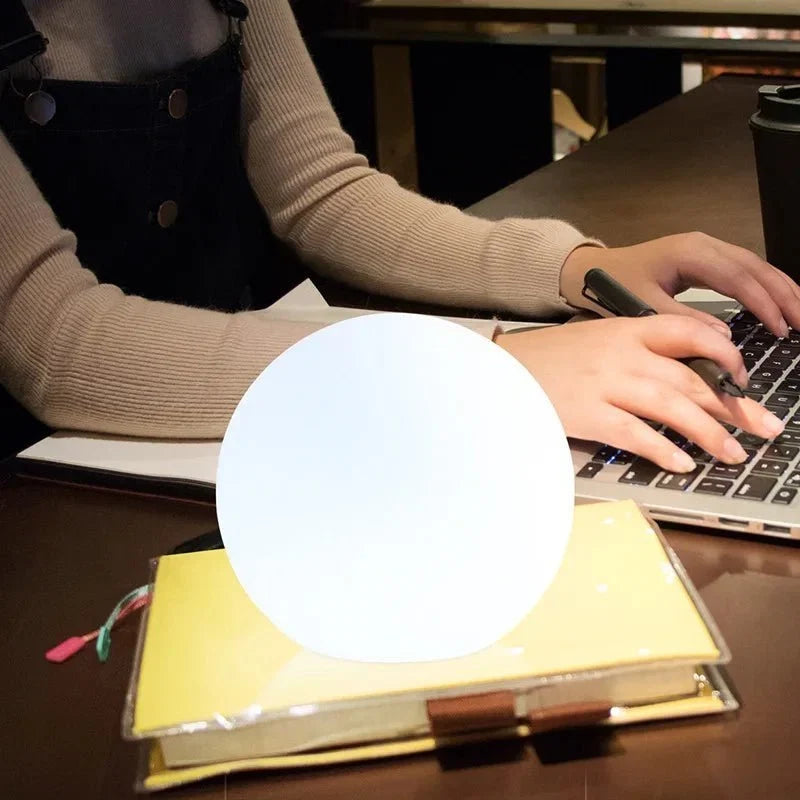 Lámpara LED esférica recargable con control remoto: luz ambiental de 16 colores para dormitorio, sala de estar y oficina