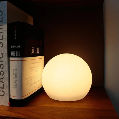 Lámpara LED esférica recargable con control remoto: luz ambiental de 16 colores para dormitorio, sala de estar y oficina