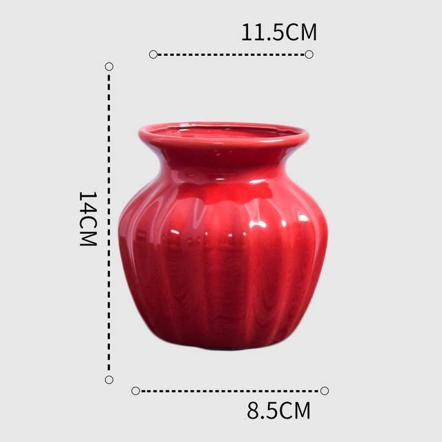 Scarlet Elegance Curve Vase