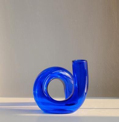 Artful Loop Hydroponic Vessel