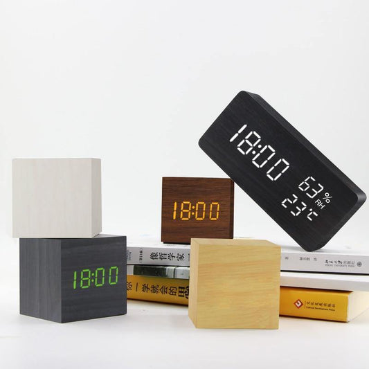 Reloj despertador LED de bloque de madera