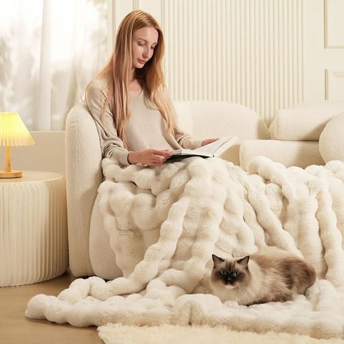 VELVETREST – Plush Blanket for Relaxed Evening Comfort