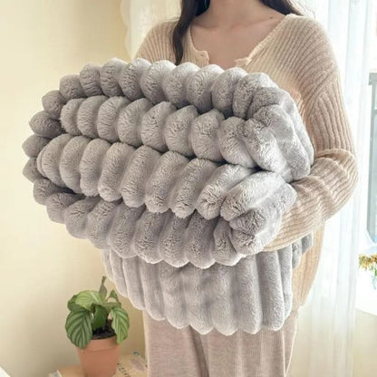 CLOUDHARE – Plush Blanket Set for Luxurious Cozy Living