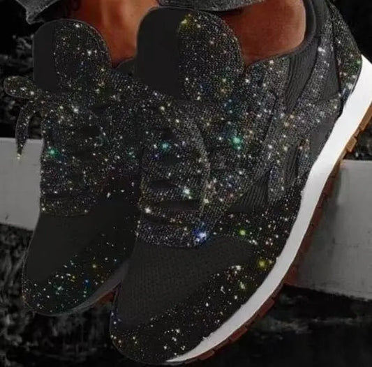 Tenis deportivos bajos brillantes para mujer: zapatillas con cordones y acabado reluciente para uso diario y atuendos casuales